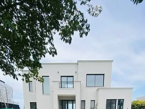 Casa en Venta en El Cantón Islas 3 dormitorios, Escobar 100