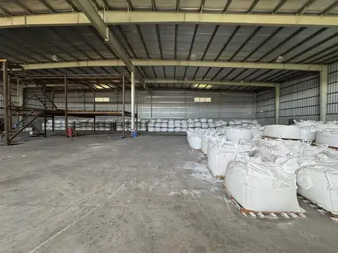 Galpon en Alquiler 55  mts Frente