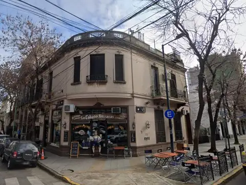 Excelente PH de 220 m2, entrada indep. y terraza propia.