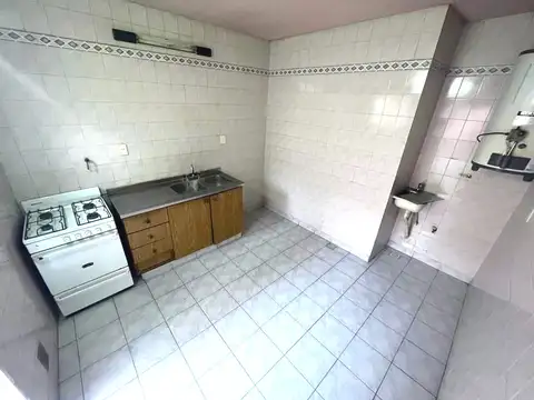 Excelente Ubicación + Patio Privado  -  Posibilidad Cochera  -  Apto Fuerzas Armadas