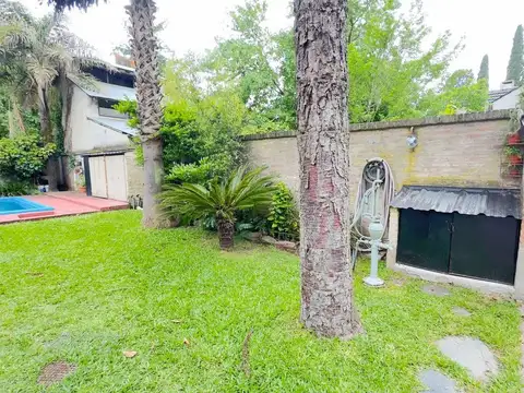 VENTA CASA 5 AMB C/ PILETA  UDAONDO ITUZAINGO