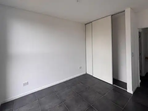 Departamento en Venta en Granadero Baigorria, USD 1