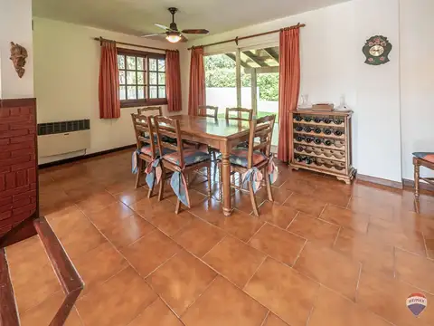 Casa 5 ambientes con 3 baños