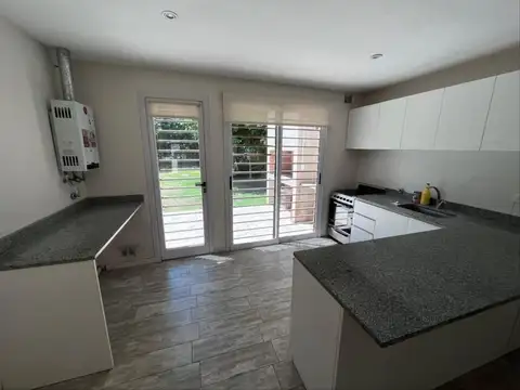 Casa en Alquiler en City Bell, $ 1.250.000