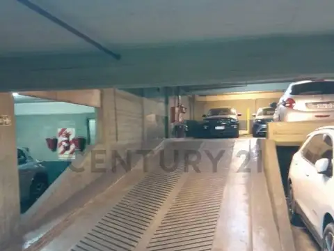 Cochera en venta en Recoleta.