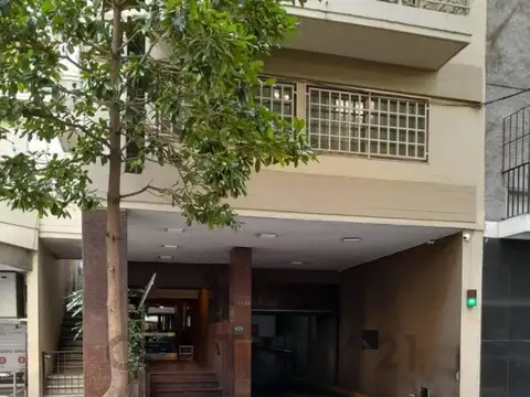 Uriburu 1200, Piso 0