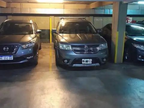 Uriburu 1200, Piso 0