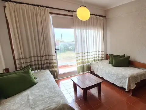 AVDA. COSTANERA E/SLBERDI Y SARMIENTO