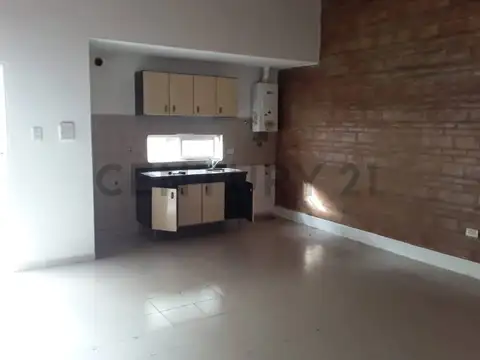 Julio Cortazar 600, Piso 0