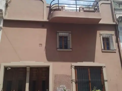 Casa con lote propio en San Telmo