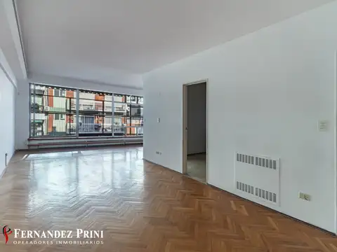 Excelente semipiso apto profesional en Barrio Norte