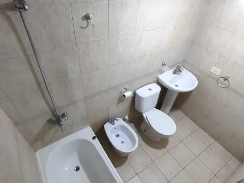 Avenida León Gallardo 500