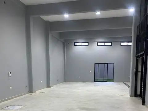 GALPON CON DEPOSITO Y POSIBLE VIVIENDA U OFICINAS (POSIBLE FINANCIACION) REF. 876