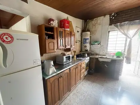 Casa 2 ambientes con 1 baño