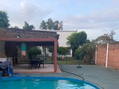 Casa de 4 Dormitorios Barrio san Antonio Oeste