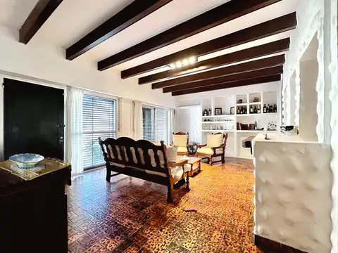 Casa en Venta Con Jardín, Pileta, Playroom y Garage Para 3 Autos - Florida, Vicente López