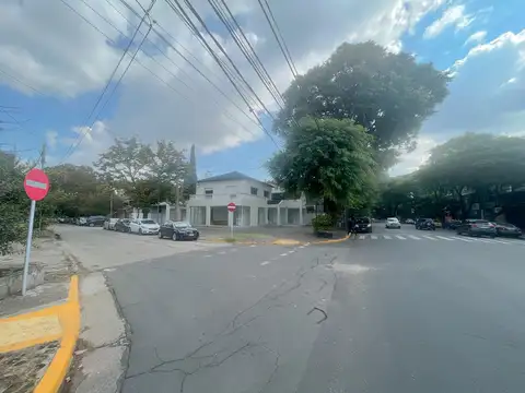 Local en Venta en Acassuso Vias  /  Santa Fe, USD 2.200.000