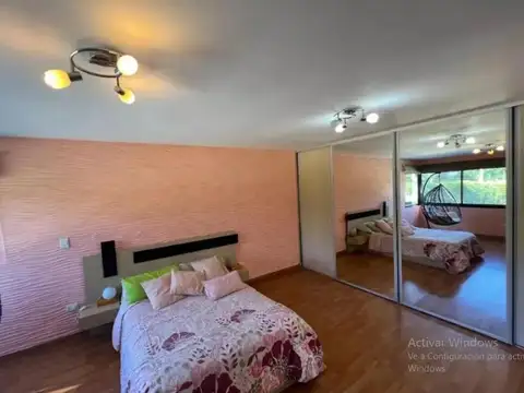 Casa en Venta con 4 cocheras