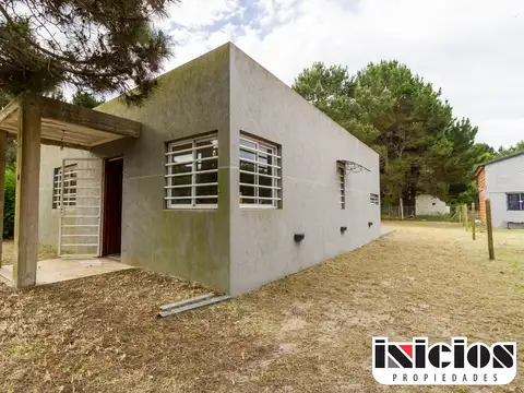 Casa: Olivero N° 1167 E/ La Margarita Y Caseros - Nueva Atlantis - C1042