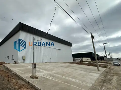 Galpones de 950m2 y/o 550m2 en Polo 52 + oficinas y baños