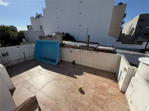 Depto Tipo Casa 6 ambientes con 2 baños