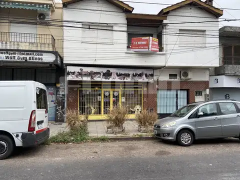 Amplio local comercial en Olivos sobre calle Ugarte 2580