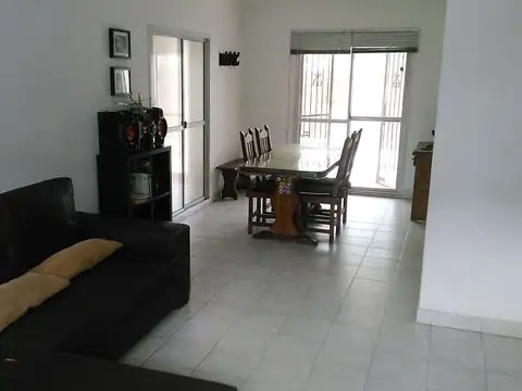 PH APTO CREDITO · 3 ambientes · Jardín y cochera · Pilar