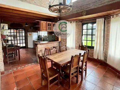 Casa en Venta con 2 cocheras