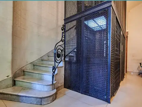 Oficina 4 ambientes con 2 baños