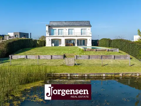 Casa en Venta Estilo Francés - Marinas, Puertos