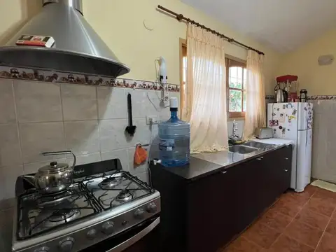 VENTA CASA 4 DORMITORIOS EN VILLA ALLENDE