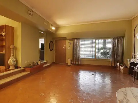 Casa 5 ambientes con 4 baños