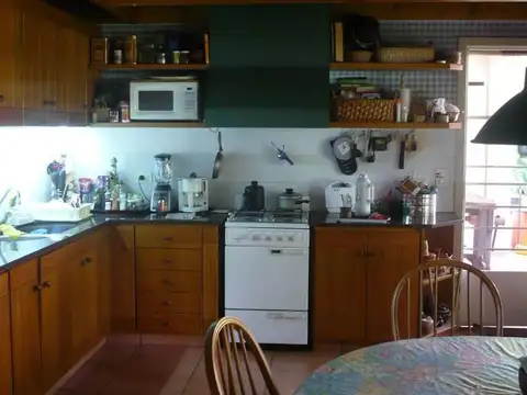 Venta de casa 4 Amb. con lote 2700mts Parque Leloir, Ituzaingo