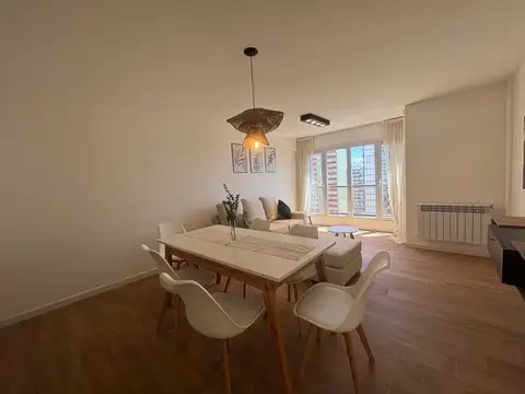 Venta Amplio Departamento 3 ambientes con cochera y vista al Mar  Zona Centro