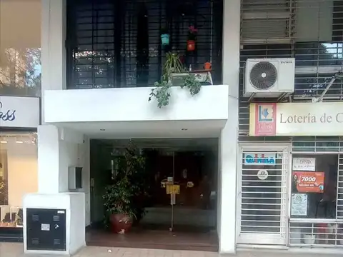 VENTA SEMIPISO SOBRE CAÑADA