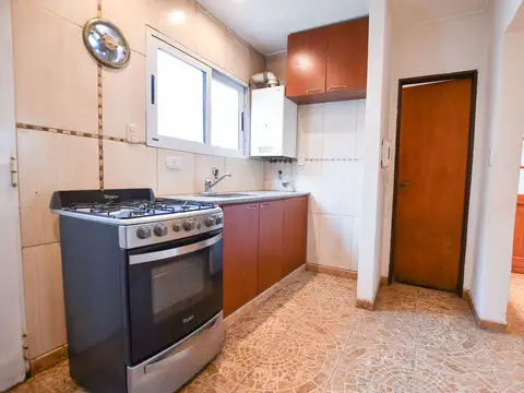 CASA  VENTA TOLOSA 3 DORMITORIOS PATIO APTO BANCO