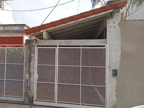 villa sarmiento casa lote propio a reciclar en su totalidad