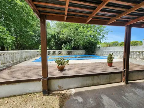 Calle Avellaneda e/ Los Ligustros y Balcarce 100