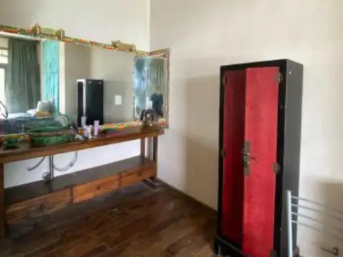 Casa 5 ambientes con 4 baños