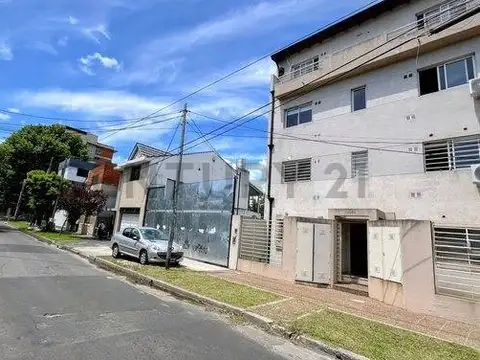 Wesnseslao del Tata 5000, Piso 0