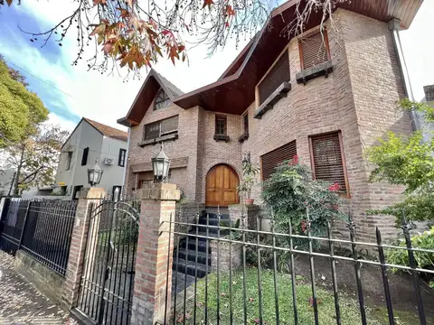 Importante casa en venta con todas las comodidades en Martinez.