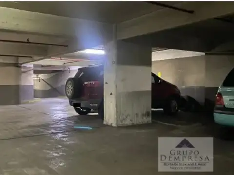 COCHERA FIJA MUY CÓMODA EN PB - SANTA FE 2300 - INMEJORABLE UBICACIÓN - AUTO GRANDE - AMENITIES