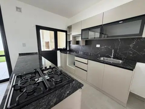 Depto Tipo Casa en Venta en San Guillermo, USD 295.000