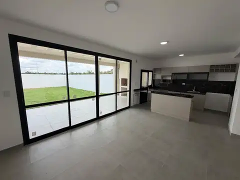 Depto Tipo Casa en Venta con 2 cocheras
