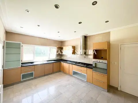 Casa 4 ambientes con 4 baños