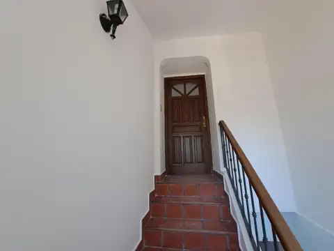 Depto Tipo Casa en Alquiler de 4 dormitorios