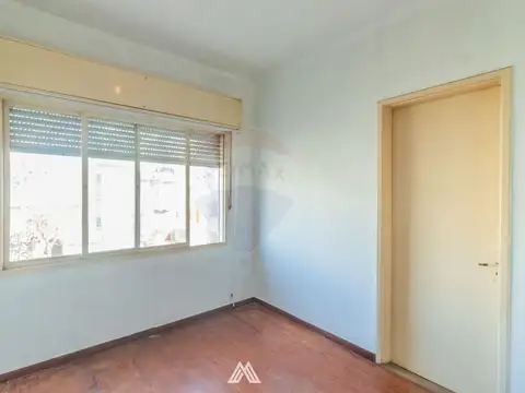 Casa en Venta con 5 cocheras
