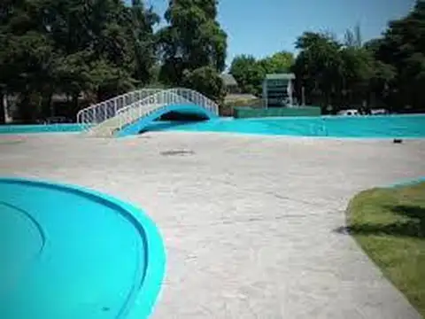 Casa en Venta con 3 cocheras