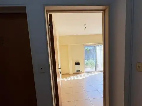 Departamento en Alquiler en Villa Raffo, $ 750.000