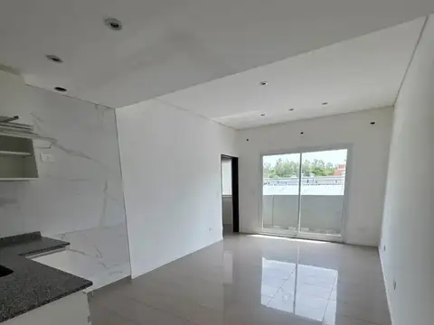 Don Torcuato Centro - Alquiler Apto Profesional oficina/consultorio - 1er piso por escalera. 35 m2